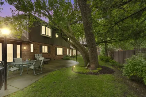 415 North Shepherd Hill Lane Mchenry IL 60050