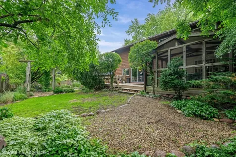 1102 North Pepper Tree Drive Palatine IL 60067