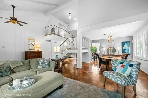 1102 North Pepper Tree Drive Palatine IL 60067