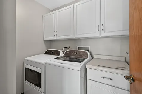10841 Long Avenue Oak Lawn IL 60453