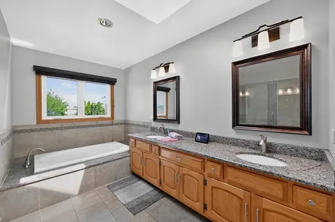 10841 Long Avenue Oak Lawn IL 60453