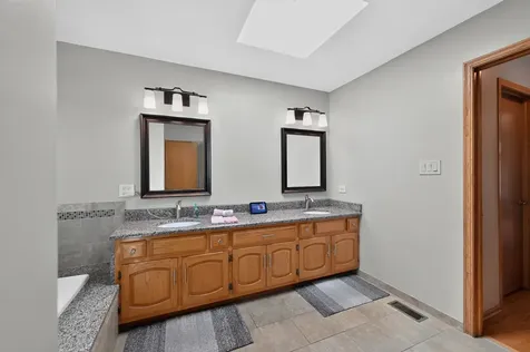 10841 Long Avenue Oak Lawn IL 60453