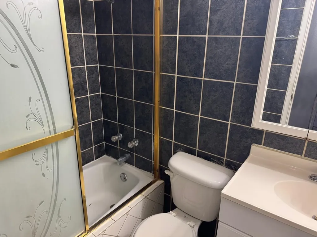 1728 West Farwell Avenue Chicago IL 60626