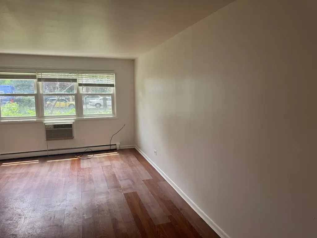 1728 West Farwell Avenue Chicago IL 60626