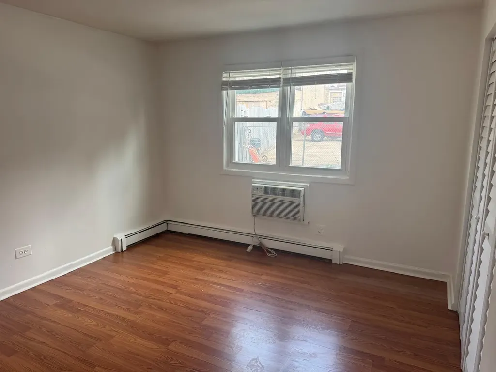 1728 West Farwell Avenue Chicago IL 60626