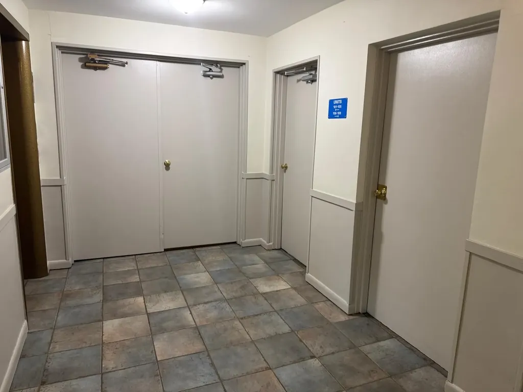 1728 West Farwell Avenue Chicago IL 60626
