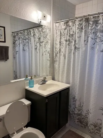 649 East Rockland Road Libertyville IL 60048