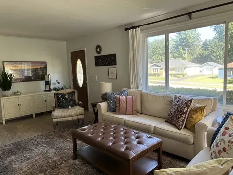 649 East Rockland Road Libertyville IL 60048