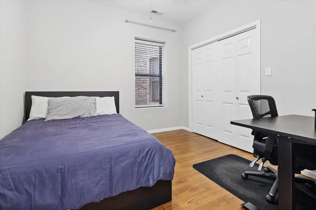 4748 North Magnolia Avenue Chicago IL 60640