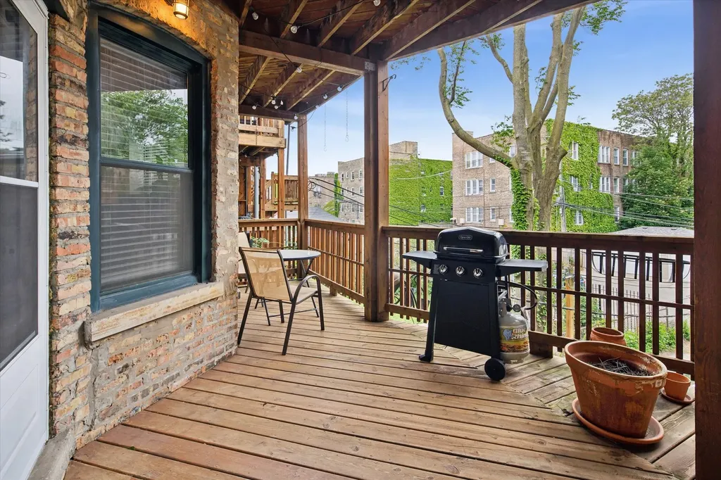 4748 North Magnolia Avenue Chicago IL 60640