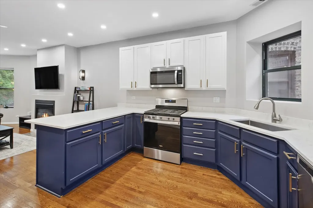 4748 North Magnolia Avenue Chicago IL 60640