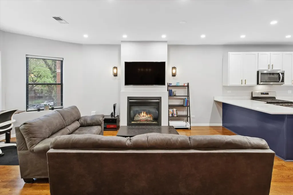 4748 North Magnolia Avenue Chicago IL 60640