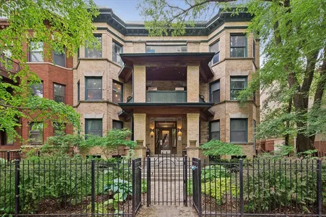 4748 North Magnolia Avenue Chicago IL 60640