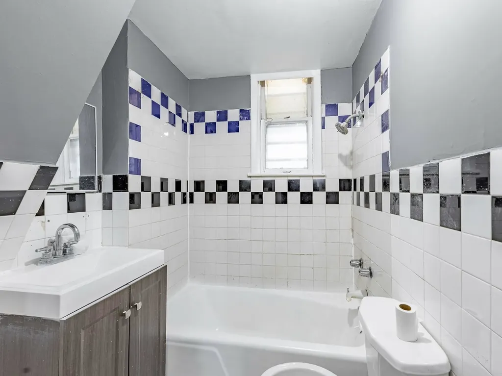 4722 South Ada Street Chicago IL 60609