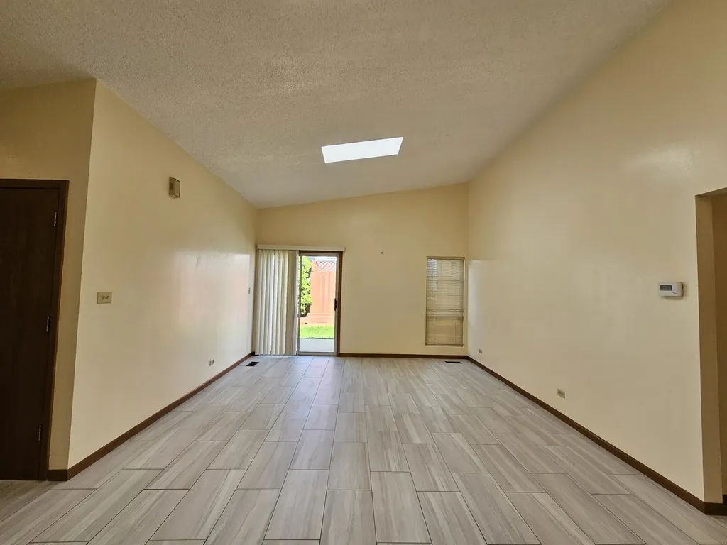 1820 77TH Street Naperville IL 60565