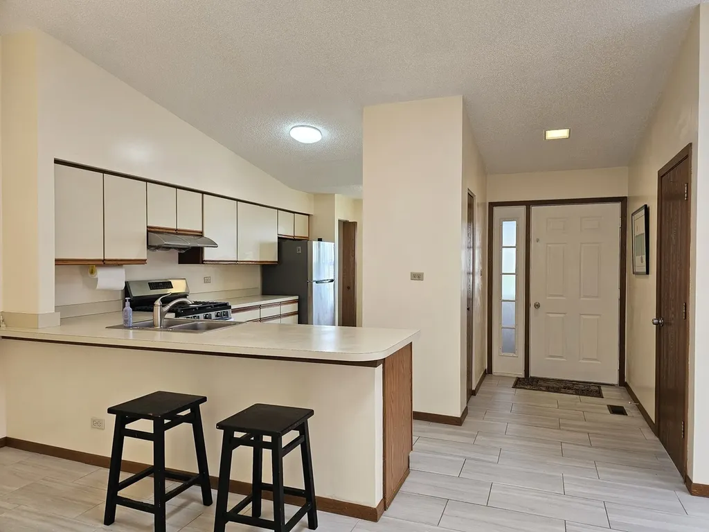 1820 77TH Street Naperville IL 60565