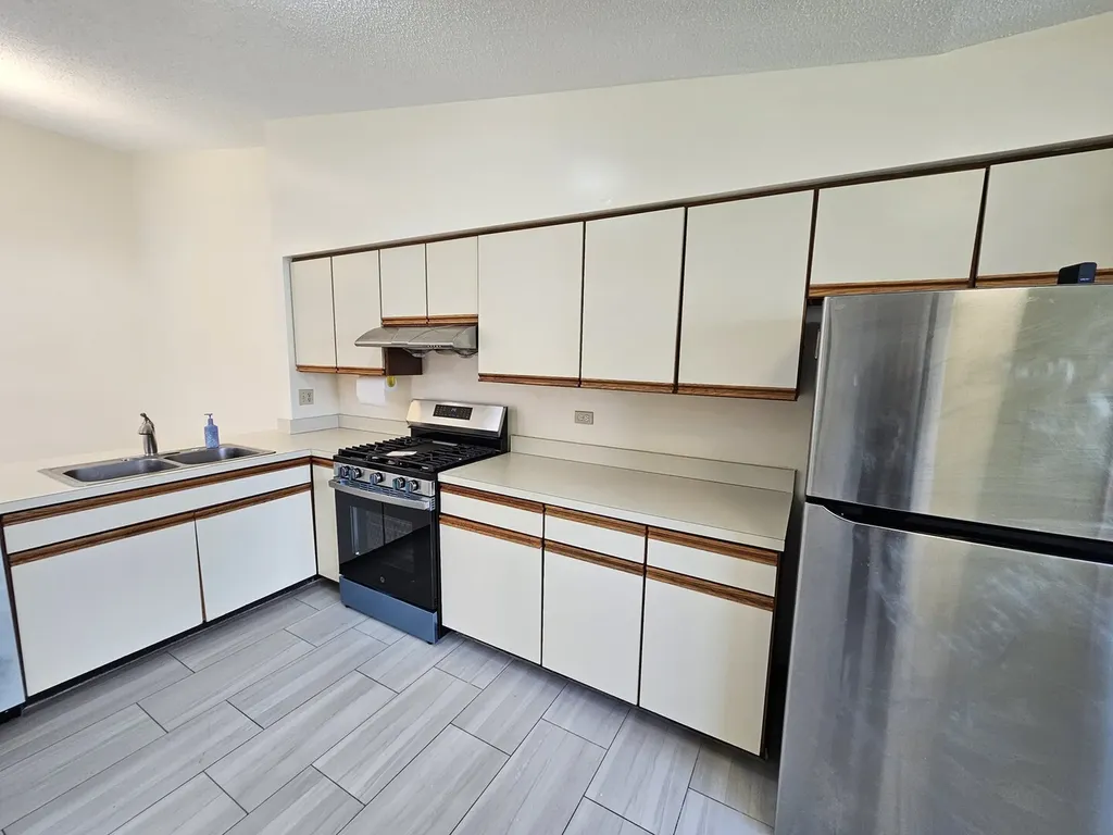 1820 77TH Street Naperville IL 60565