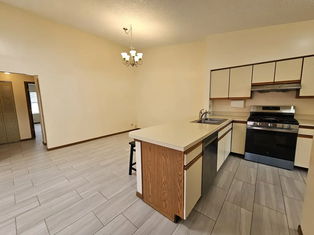 1820 77TH Street Naperville IL 60565