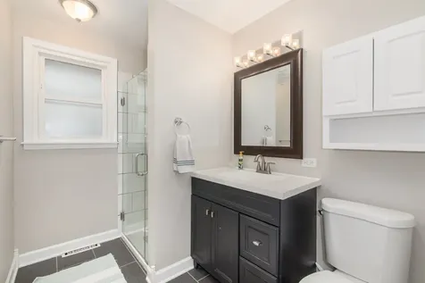 2005 East Cayuga Lane Mount Prospect IL 60056