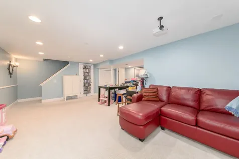 2005 East Cayuga Lane Mount Prospect IL 60056