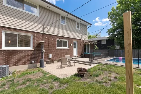 2005 East Cayuga Lane Mount Prospect IL 60056