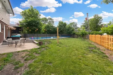 2005 East Cayuga Lane Mount Prospect IL 60056