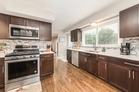 2005 East Cayuga Lane Mount Prospect IL 60056