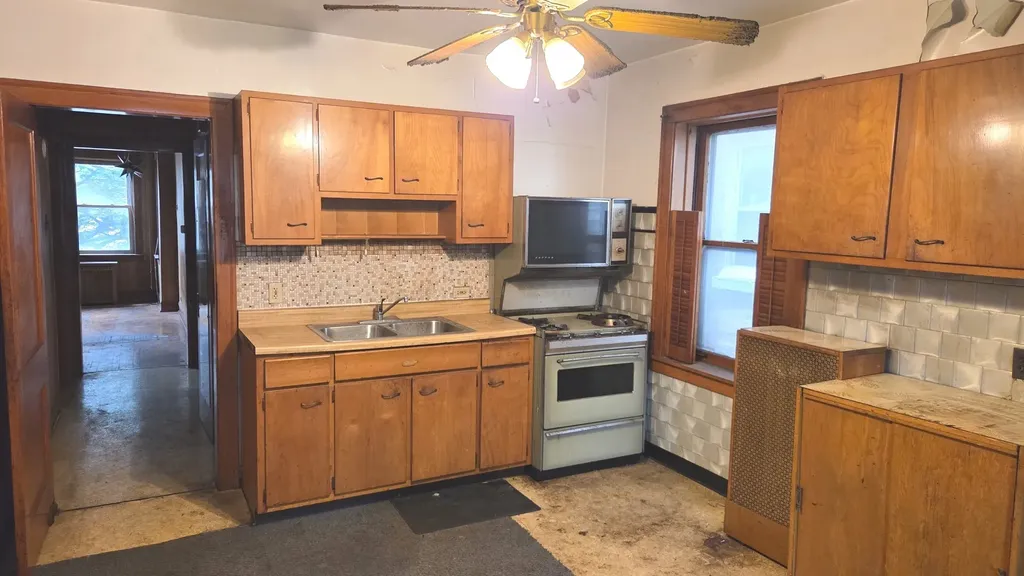 4307 South Sawyer Avenue Chicago IL 60632