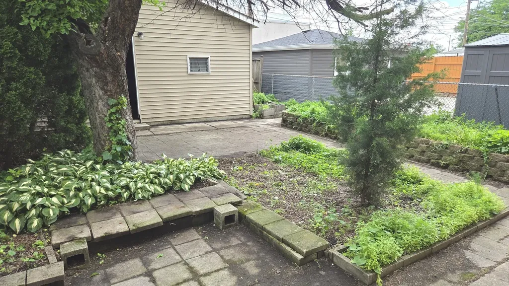 4307 South Sawyer Avenue Chicago IL 60632