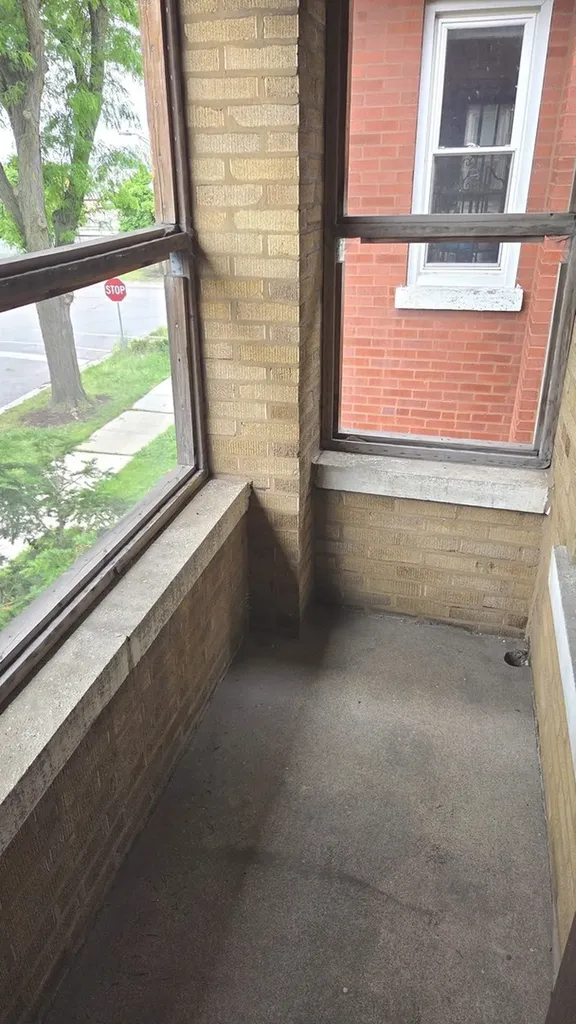 4307 South Sawyer Avenue Chicago IL 60632