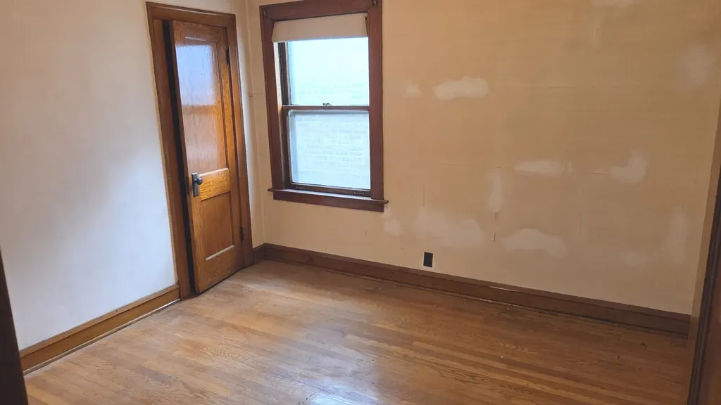 4307 South Sawyer Avenue Chicago IL 60632