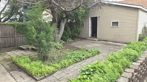 4307 South Sawyer Avenue Chicago IL 60632