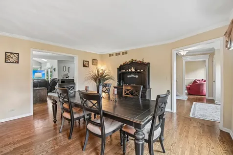 5N630 Leslie Court St. Charles IL 60175