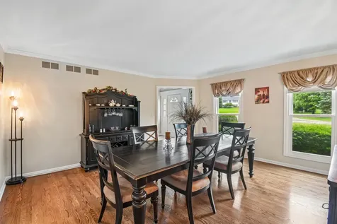 5N630 Leslie Court St. Charles IL 60175