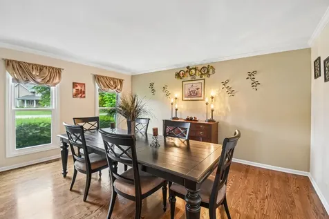 5N630 Leslie Court St. Charles IL 60175