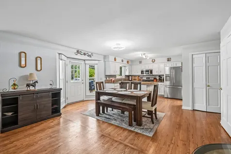 5N630 Leslie Court St. Charles IL 60175