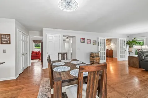 5N630 Leslie Court St. Charles IL 60175