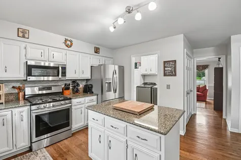 5N630 Leslie Court St. Charles IL 60175