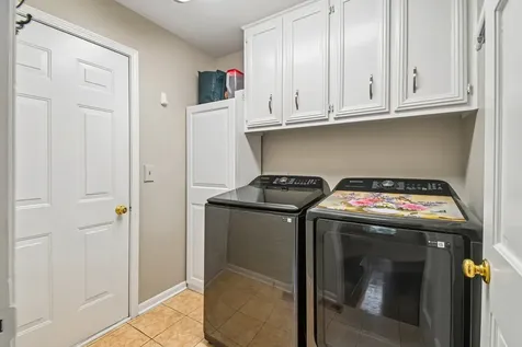 5N630 Leslie Court St. Charles IL 60175