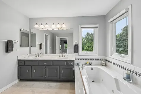 5N630 Leslie Court St. Charles IL 60175