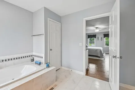 5N630 Leslie Court St. Charles IL 60175