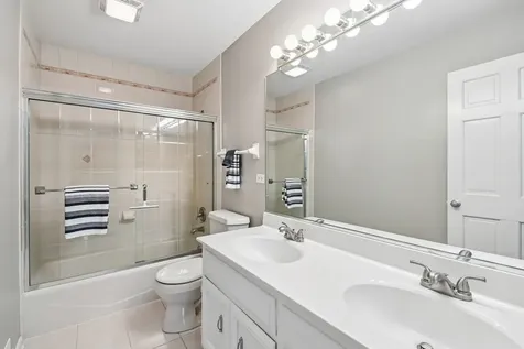 5N630 Leslie Court St. Charles IL 60175