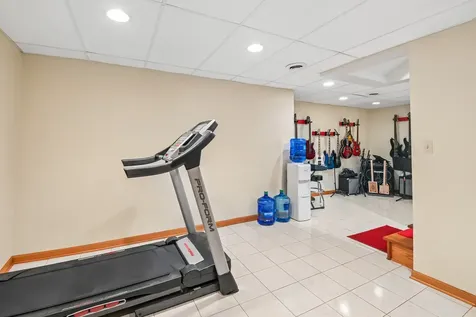 5N630 Leslie Court St. Charles IL 60175