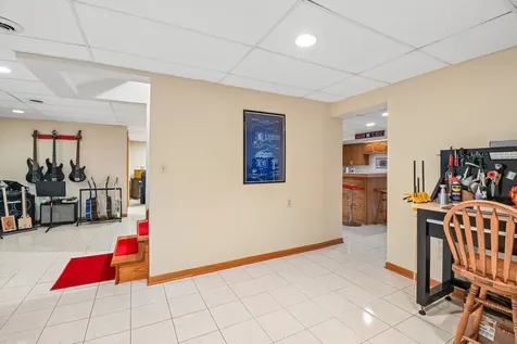 5N630 Leslie Court St. Charles IL 60175