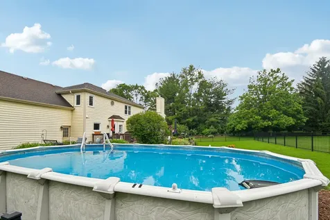 5N630 Leslie Court St. Charles IL 60175