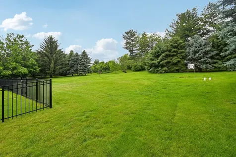 5N630 Leslie Court St. Charles IL 60175