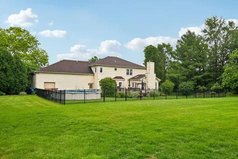 5N630 Leslie Court St. Charles IL 60175