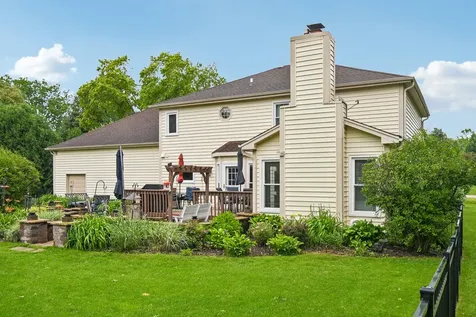 5N630 Leslie Court St. Charles IL 60175
