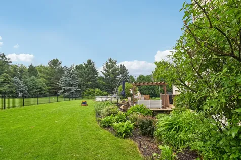 5N630 Leslie Court St. Charles IL 60175