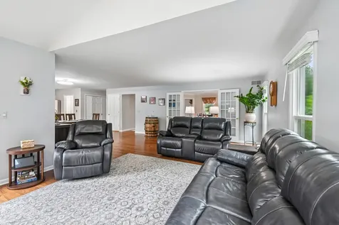5N630 Leslie Court St. Charles IL 60175